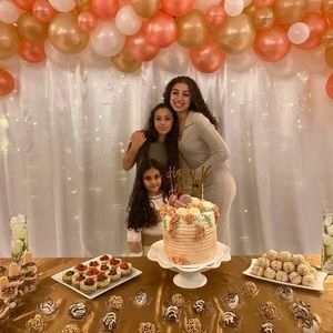 Meet your Posher, Nada